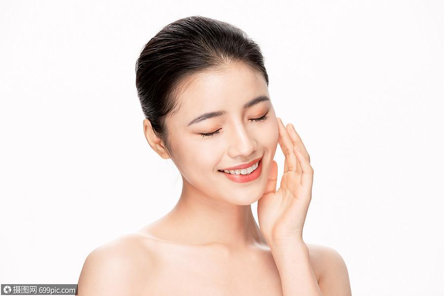 美丽养护 年轻女性的面部护理全指南